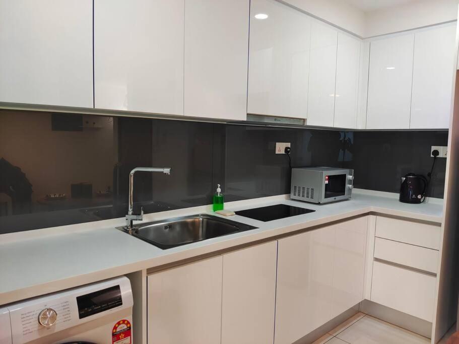 Apartment C3004 Almas Studio100mbps! Netflix By *